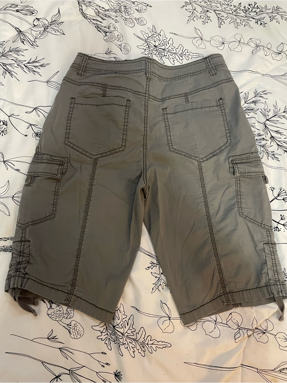 Women’s Cargo Shorts in Gray - Picture 2 of 2
